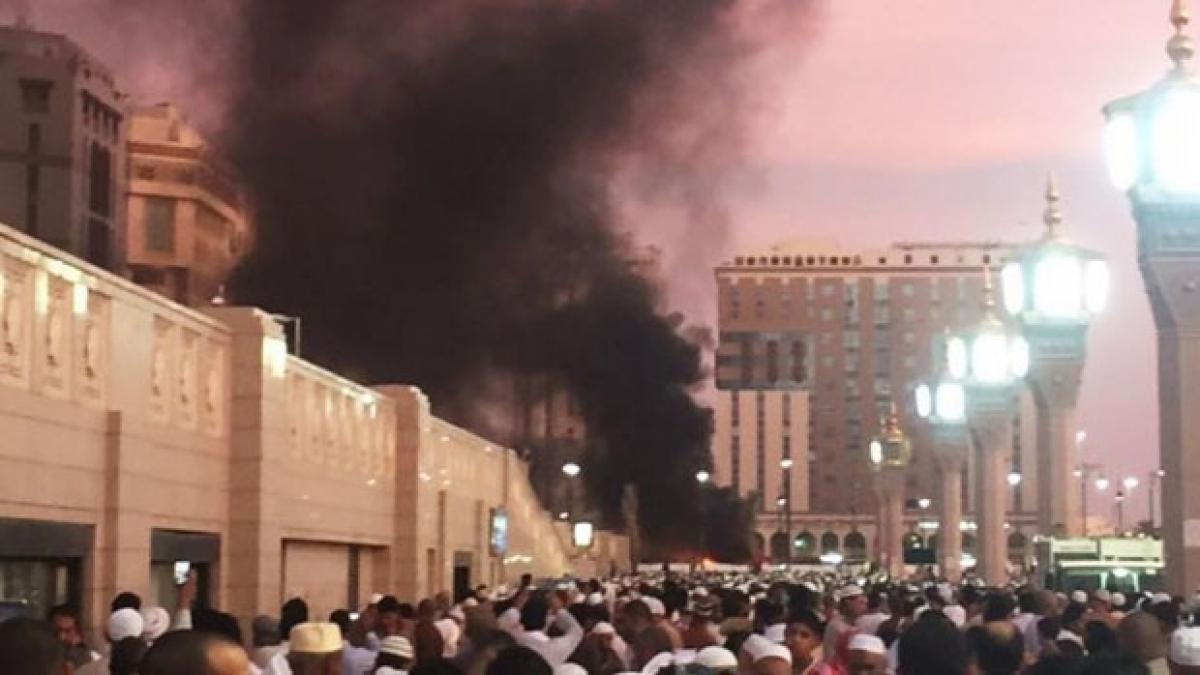 4 police officers killed in suicide bomb attack at Medina mosque